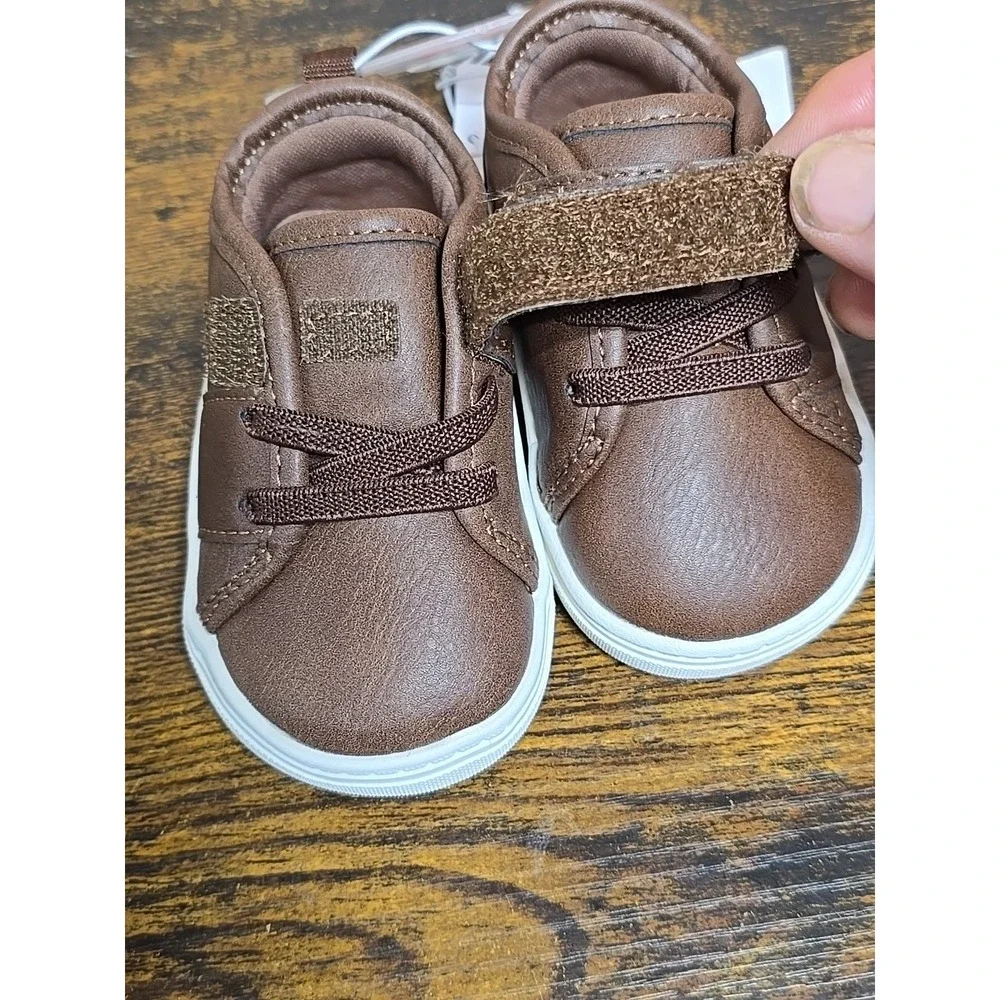 Carters‎ Infant Walking Shoes-Size 3 Months-Brown Lip On Hook And Loop Closure
